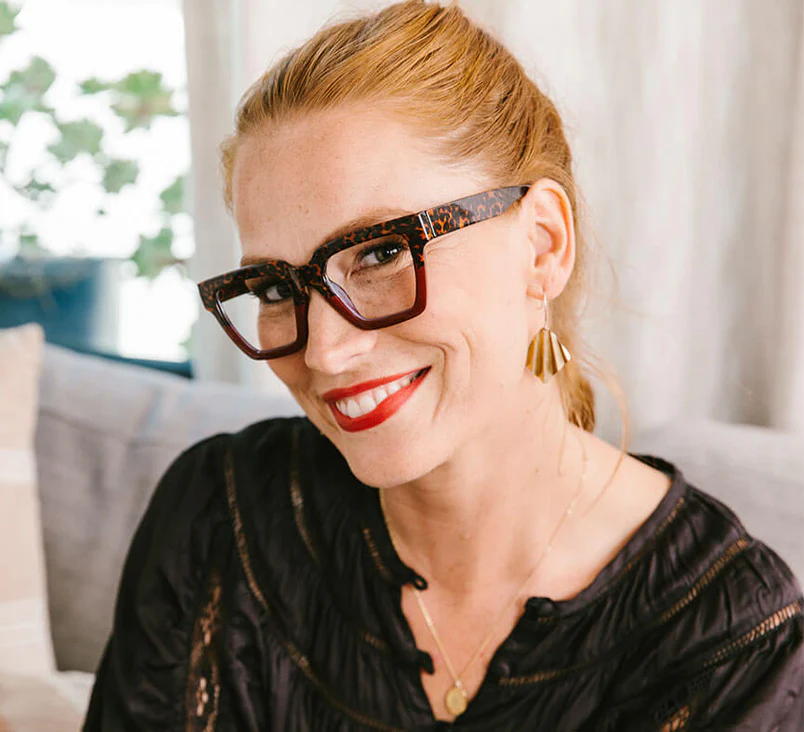 Peepers Take a Bow- Red Tortis