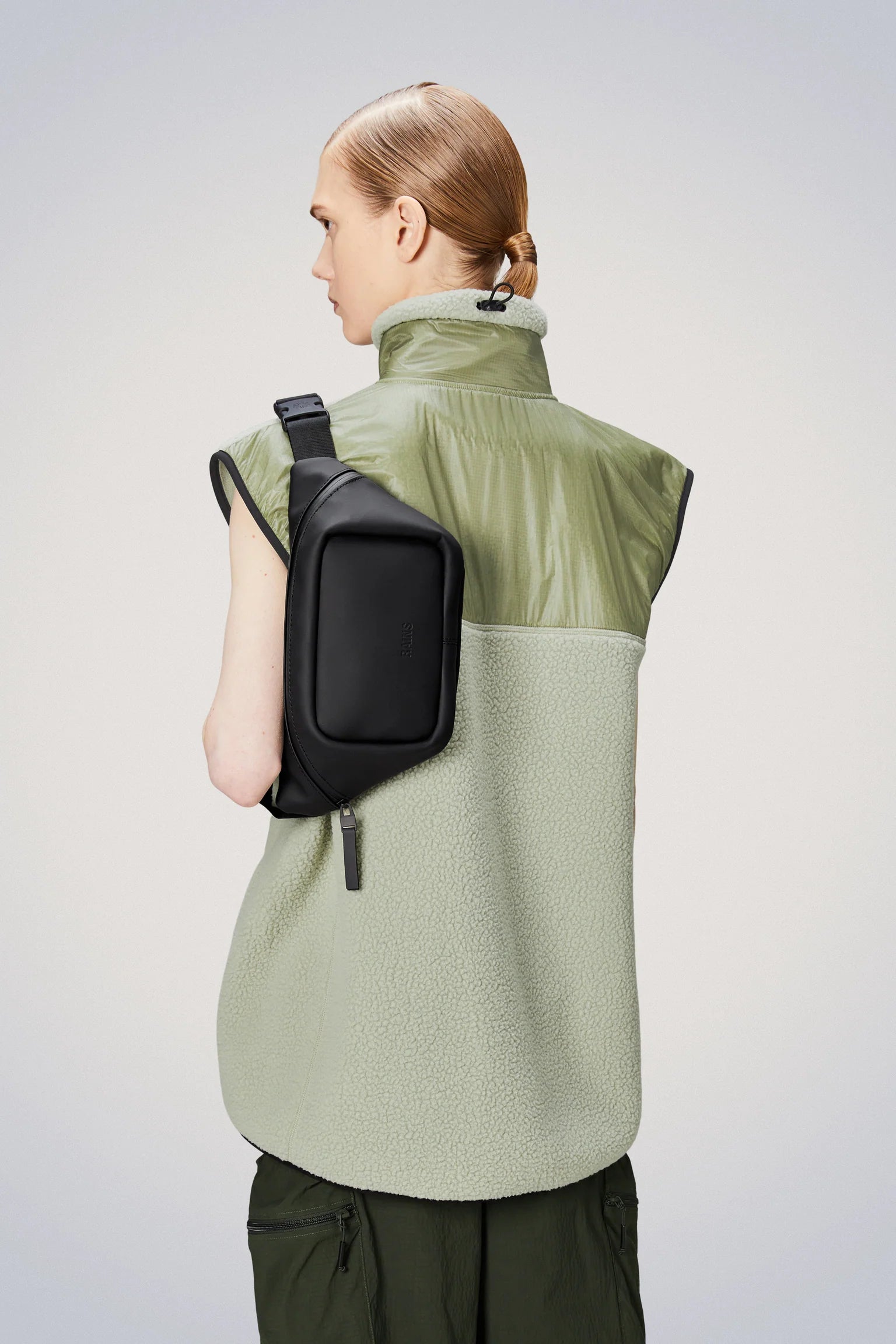 RAINS Bum Bag Mini- Black – P E A C H E S