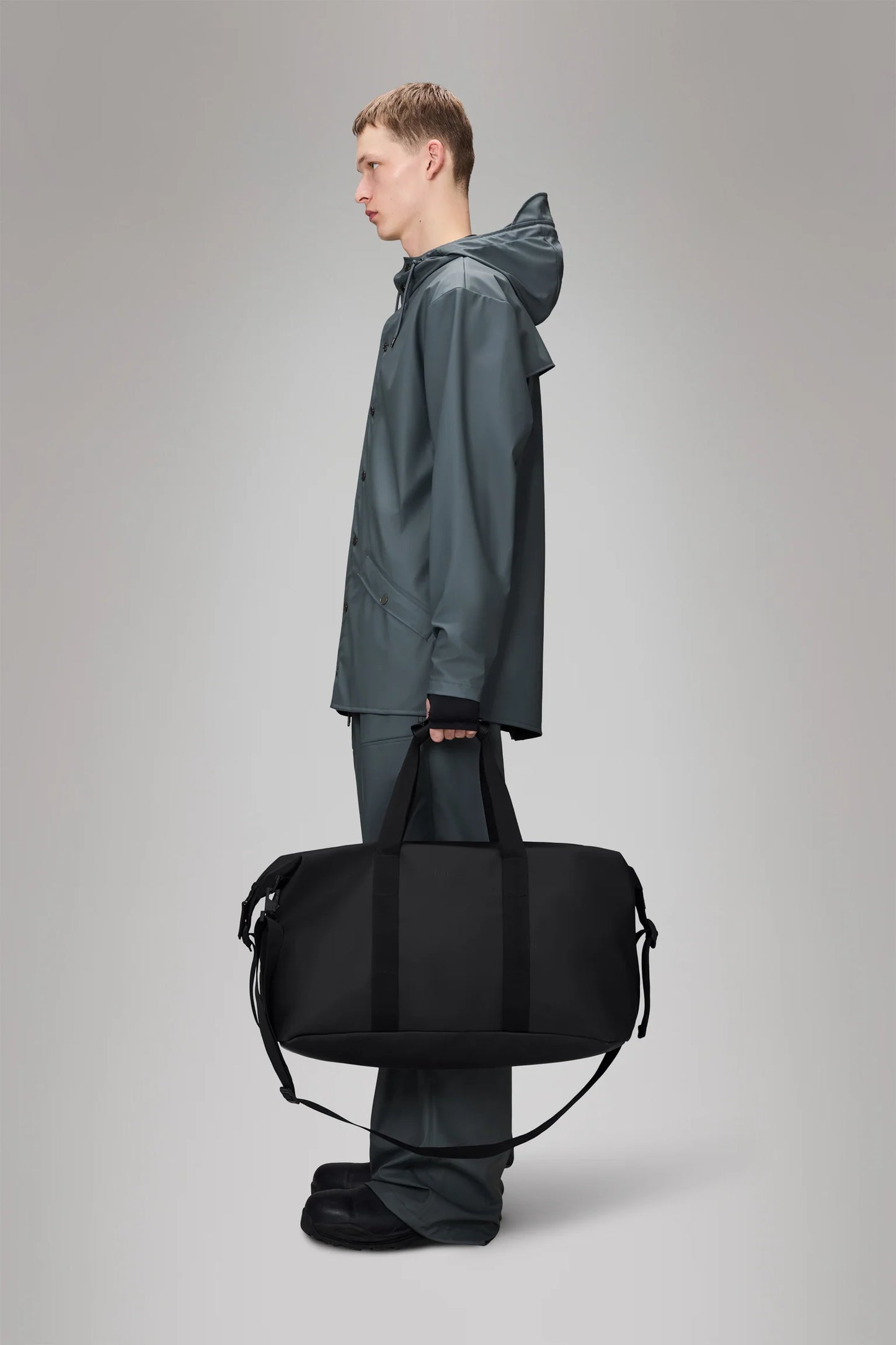 Rains Hilo Weekend Bag- Black