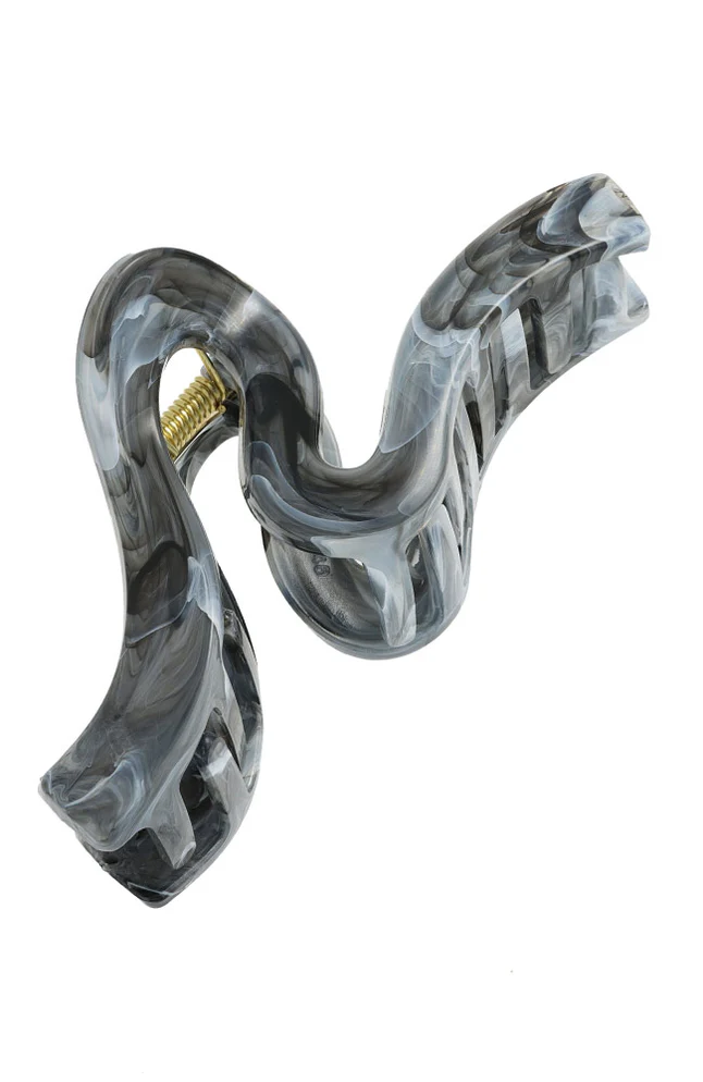 Nara Claw Hair Clip- Black