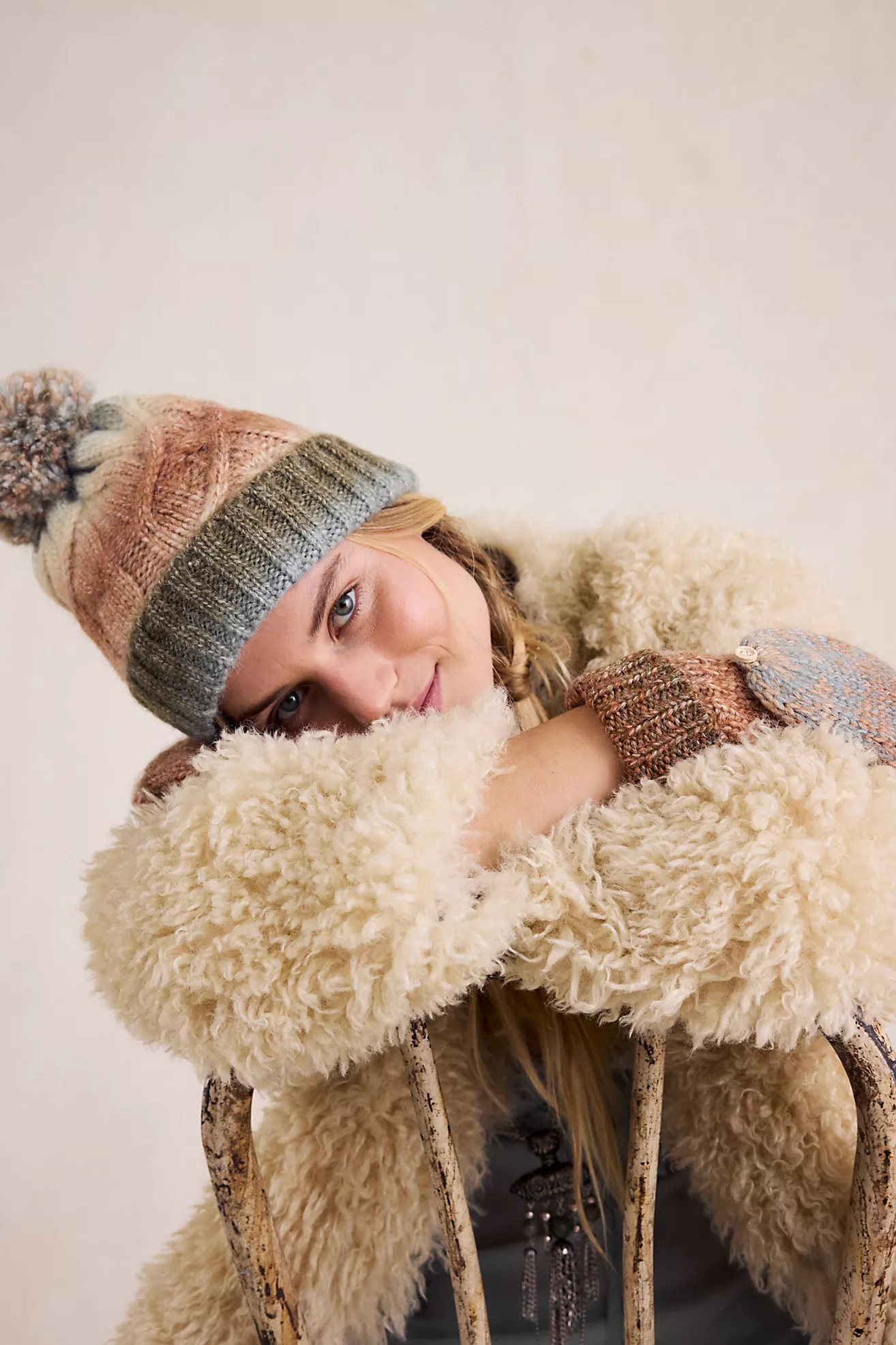 Free People Rainbow Run Hat + Glove Combo- Blue Combo