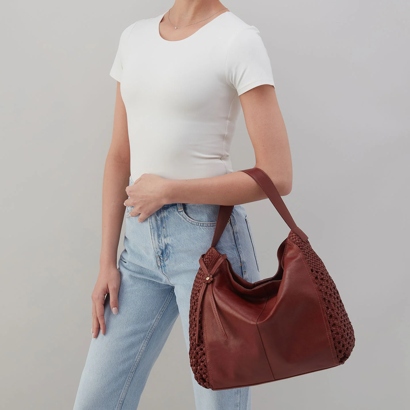 ハンドバッグ HEREU Woman Handbag Hazel CASQSTWBS25 CHESNTNUT/BEGUR Shoes and bags crafted in Spain - Official Website – Hereu