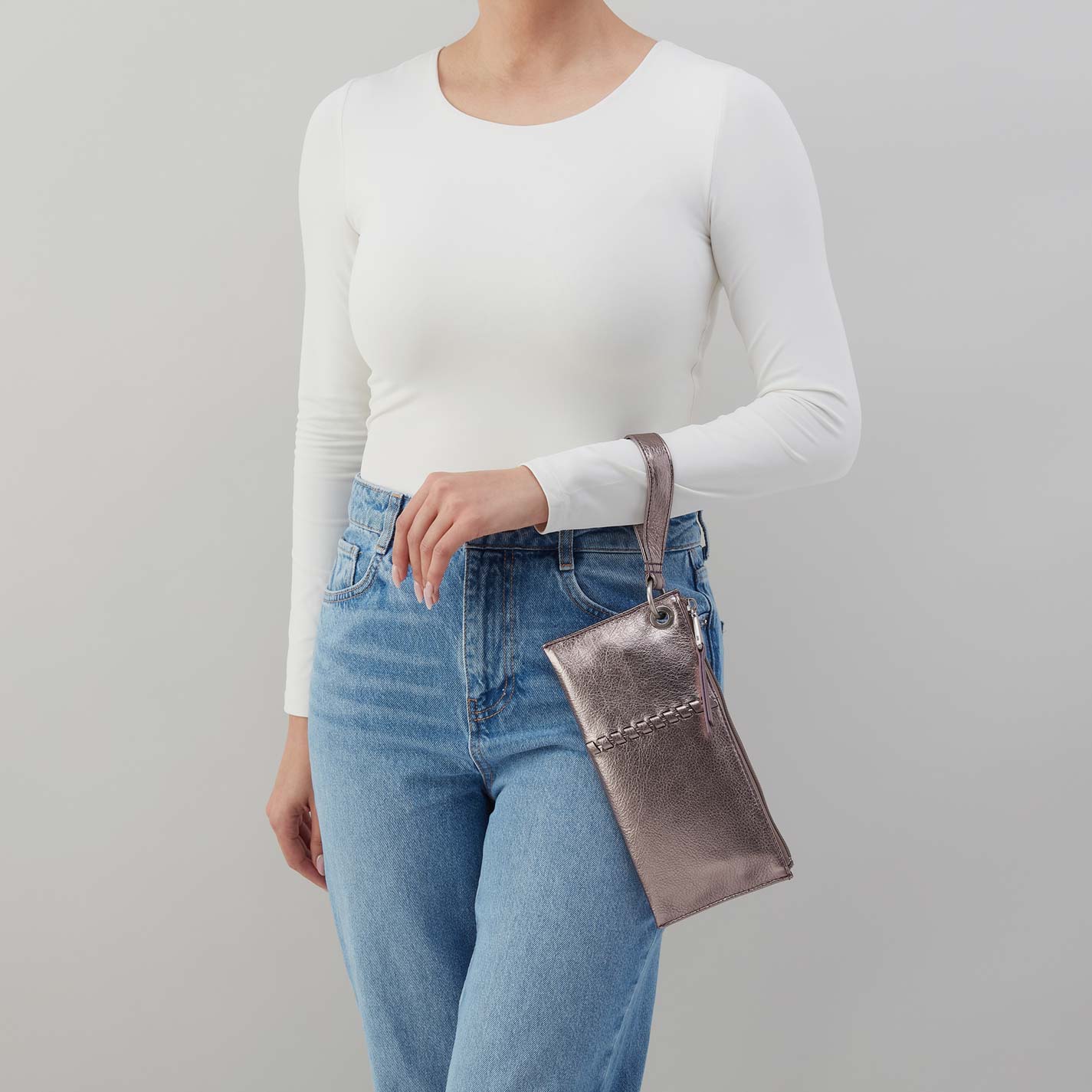 HOBO Vida Wristlet- Pewter Spur