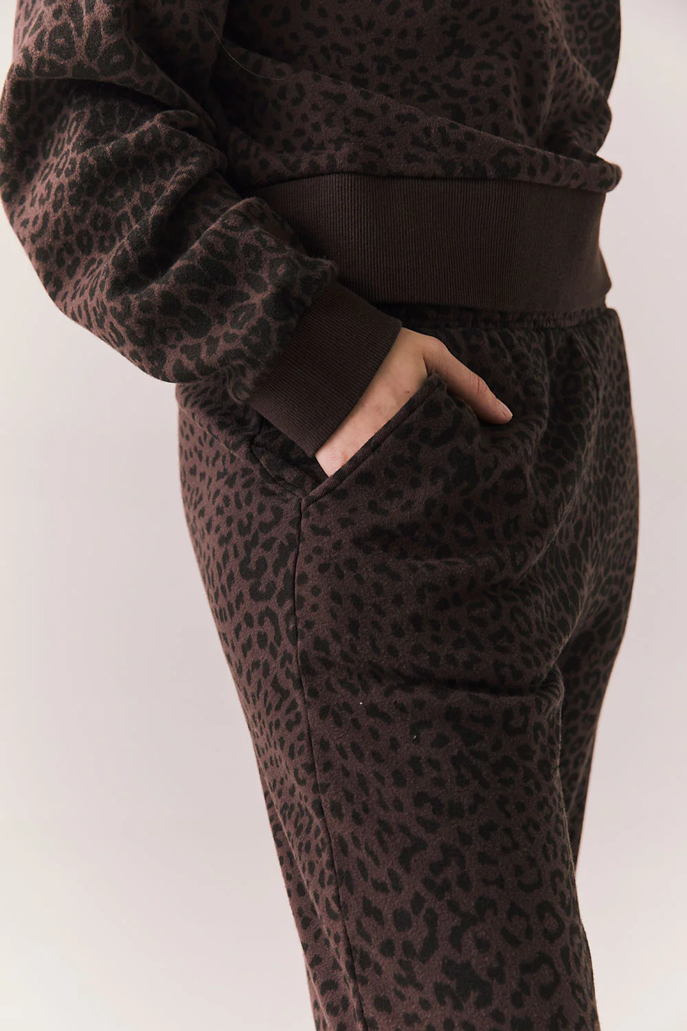 Chaser Mission Leopard Joggers